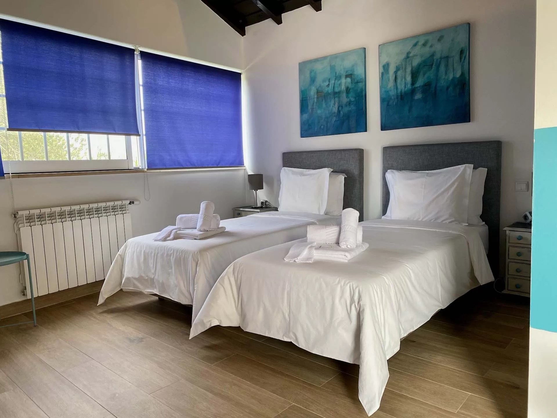 Modern Room Blue Twin setting Modern Room Blue Twin setting