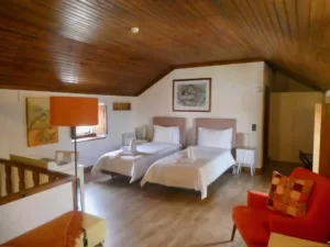 Vintage Room Red Twin setting